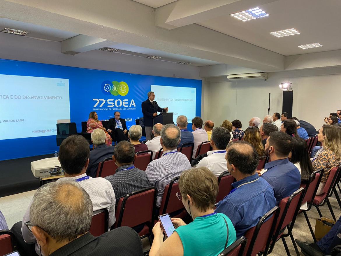 Profissionais acompanham atentos debate sobre Sustentabilidade e Ética na Engenharia