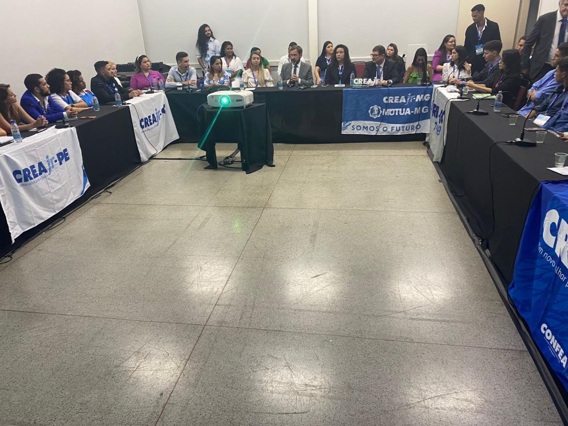 Crea Júnior e Confea reforçam compromisso institucional