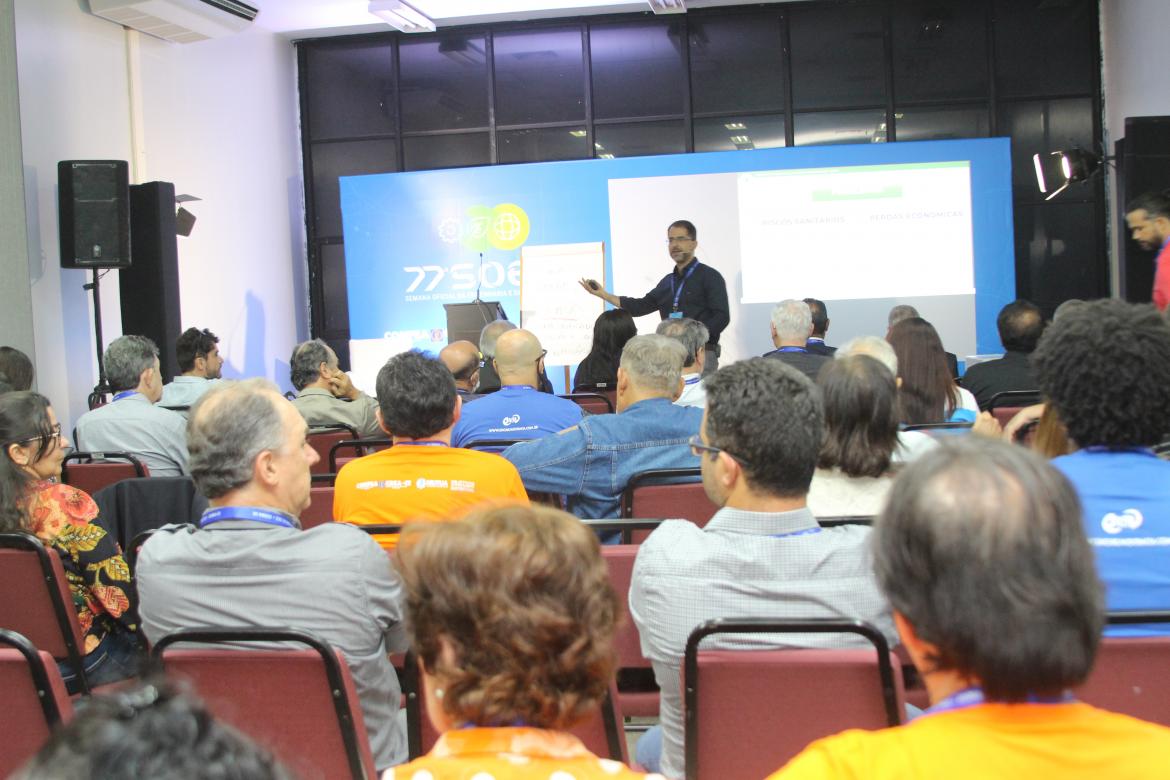 Profissionais acompanham atentos o debate sobre Sistema Unificado de Atenção à Sanidade Agropecuária (Suasa)