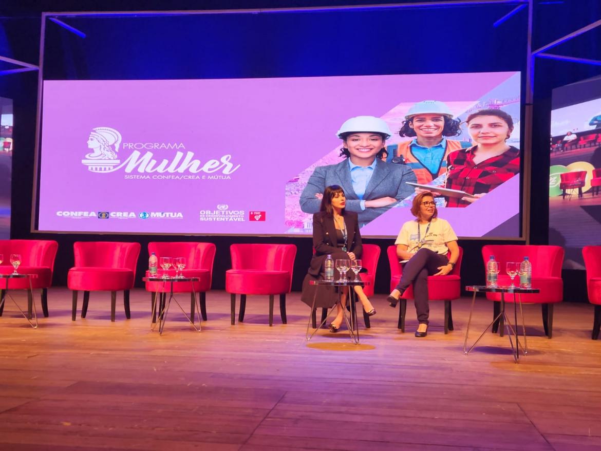 Marília Silveira (esq.), especialista em inovação