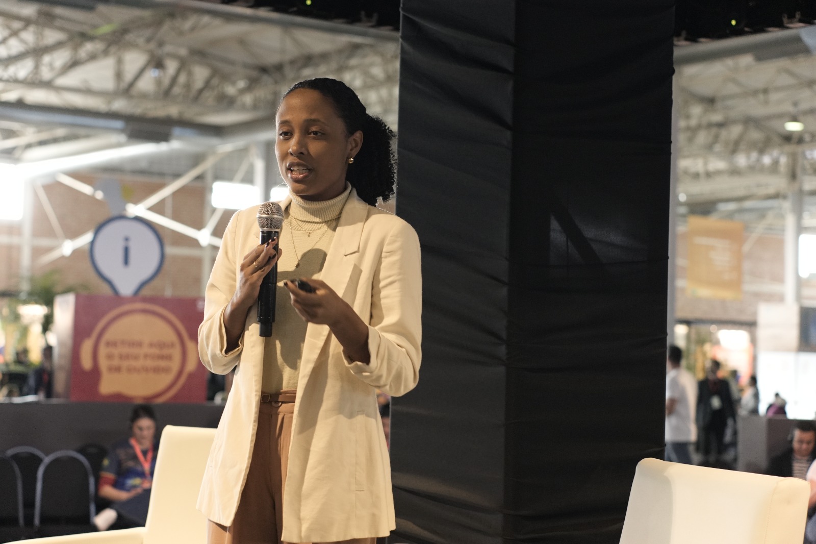 Cofundadora e diretora operacional da EcoCiclo, eng. quím. Adriele Menezes