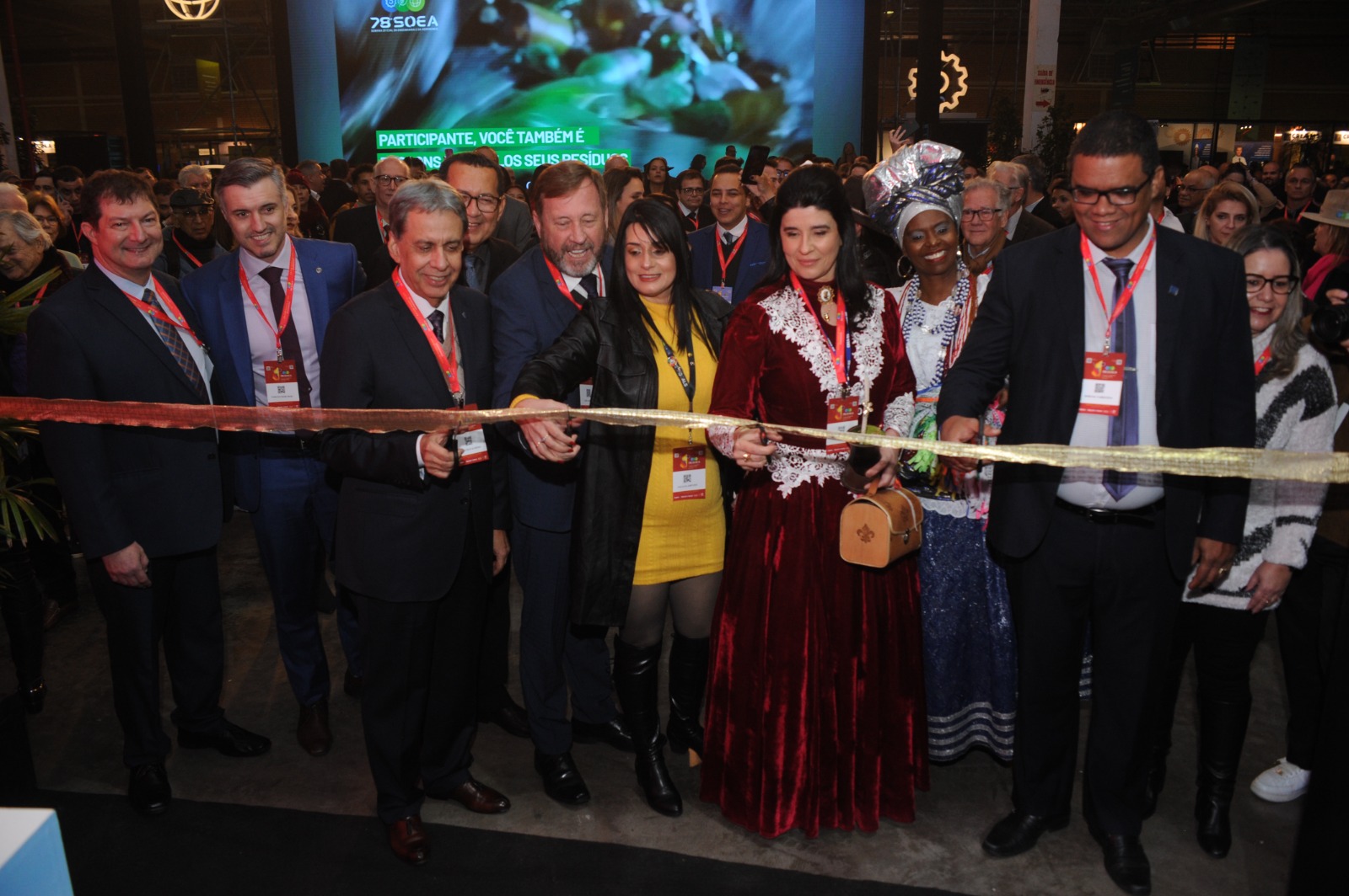 Corte de fita marca abertura da ExpoSoea, na 78ª Semana Oficial da Engenharia e da Agronomia (Soea), em Gramado (RS)