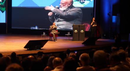 Pondé reflete sobre felicidade entre trancos e barrancos 
