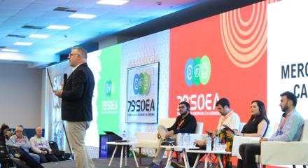 Engenheiro florestal Carlos Roberto Sanquetta, no painel COP-30