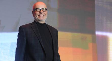 “A dúvida é o que nos move, é o começo da criatividade”, reflete Marcelo Tas