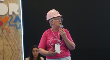 Bia Kern, fundadora do Instituto Mulheres em Construção, destaca a importância da capacitação feminina
