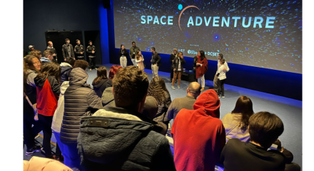 Alunos de escolas públicas conversam com engenheira da Nasa