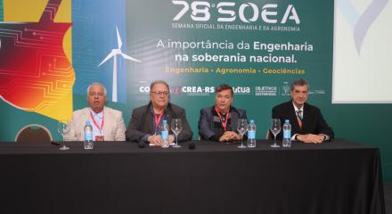 Palestrante Nei de Beserra; presidente do Crea-RJ, Luiz Antonio Cosenza; mediador Luiz Alexandre Mosca e palestrante Jaques Sherique