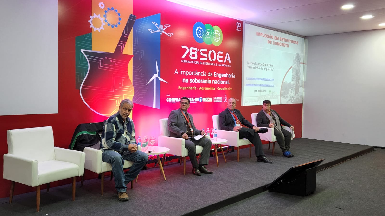 Engenheiro de minas Manoel Jorge Diniz Dias (à esq.)